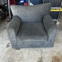 Living Spaces Sofa Chair 