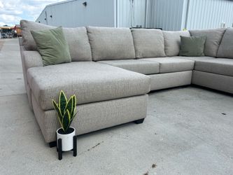 BEIGE U-SHAPED SECTIONAL! FREE DELIVERY!