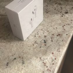Bluetooth earbuds 
