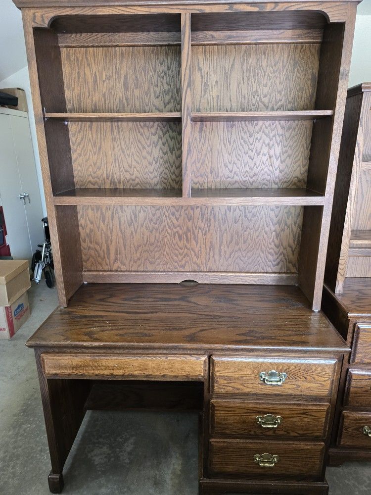 Desk & 2 Night Stands