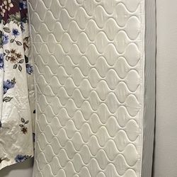 Twin Mattress *pick up* 