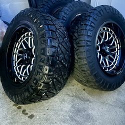 Hostile wheels with 35x12.50R20 Nitto Ridge Grappler tires