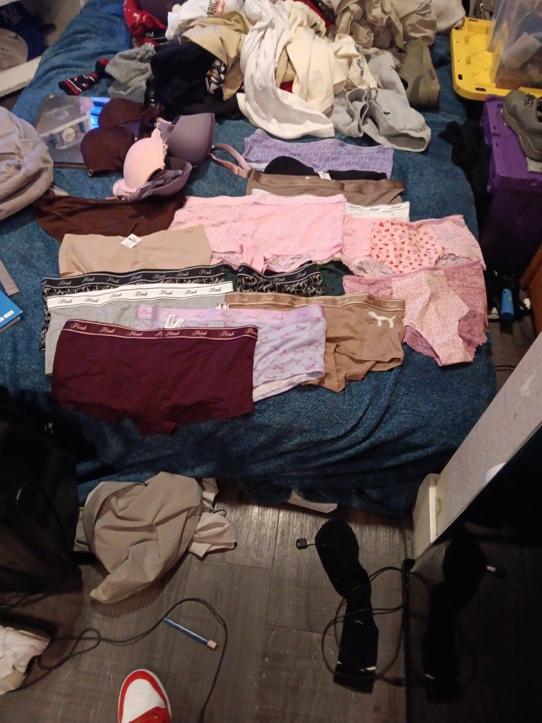16 Victoria Secret Pantys
