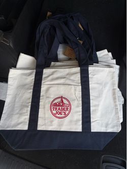 Navy Trader Joe’s Lwrge Tote Summer 2026 Drop