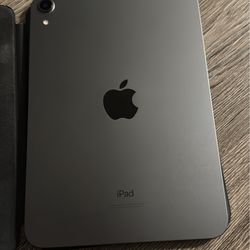 iPad mini 6 (256GB) almost brand new