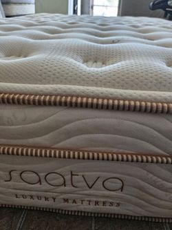 Saatva Luxury Queen
Size mattress only
Good conditions
Firm mattress 300 dlls
free delivery