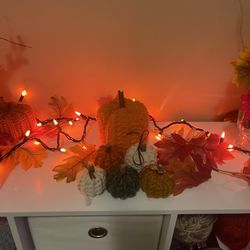 Pumpkins Groups of 6 sizes and colors! 