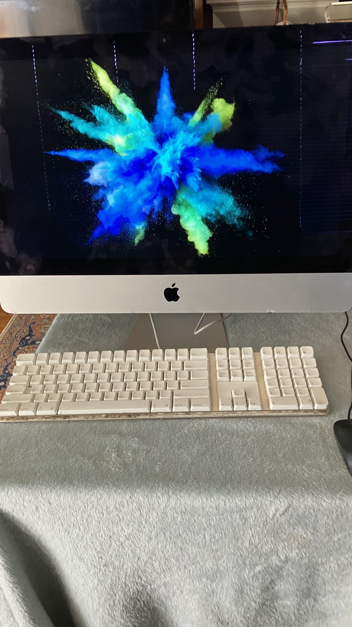 Apple iMac 21 Inches Core I5 1 Terabyte, 8GB Ram $200