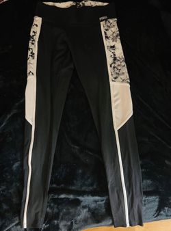 Victoria secret Pink Leggings Size Medium