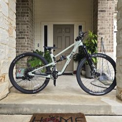 INTENSE 951 Series Trail Carbon 140 MM Travel MTB
