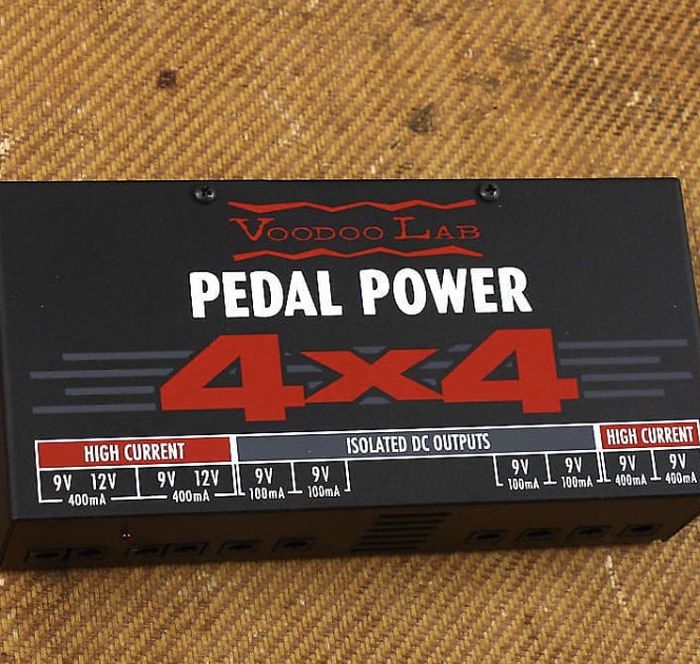 Voodoo Labs Pedal Power 4x4 - Guitar Pedal Power Supply