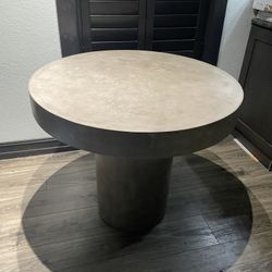 35” Round Concrete Table 