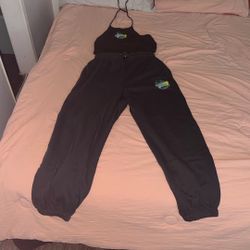 Tank Top & Sweatpants 