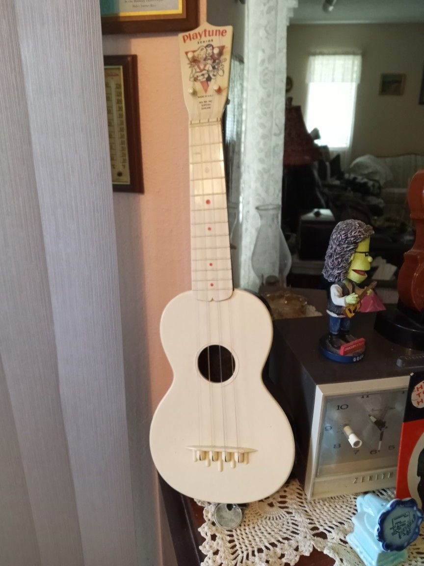 Play Tune Ukulele