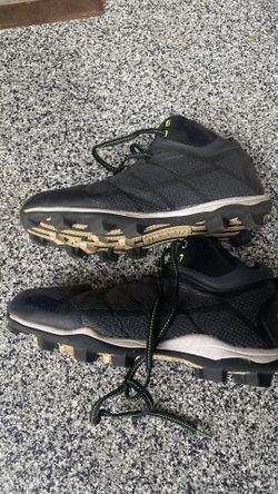 Riddle size 8 Football Cleats