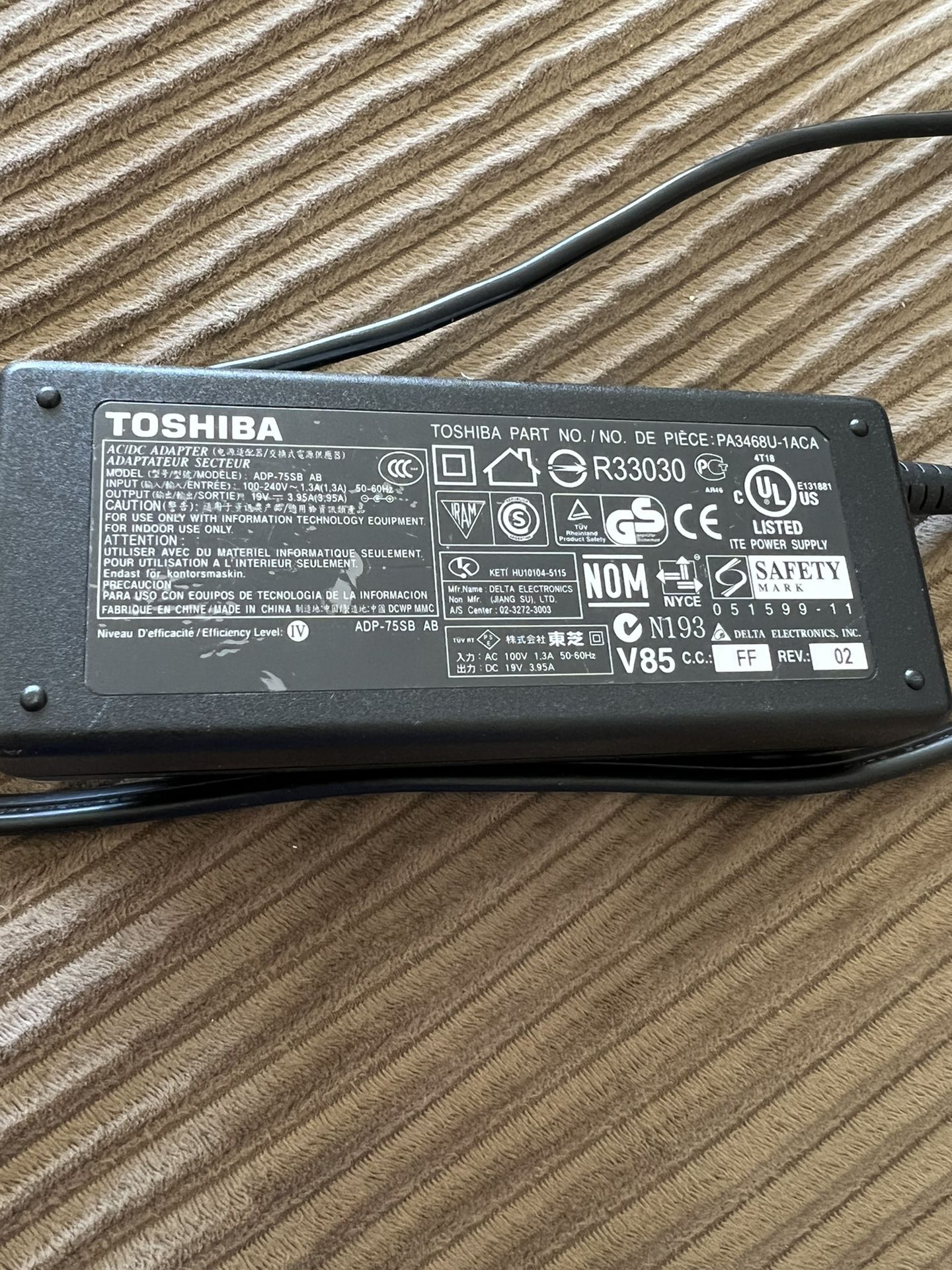 ELECTRIC CHARGER FOR TOSHIBA LAPTOP (not Included)