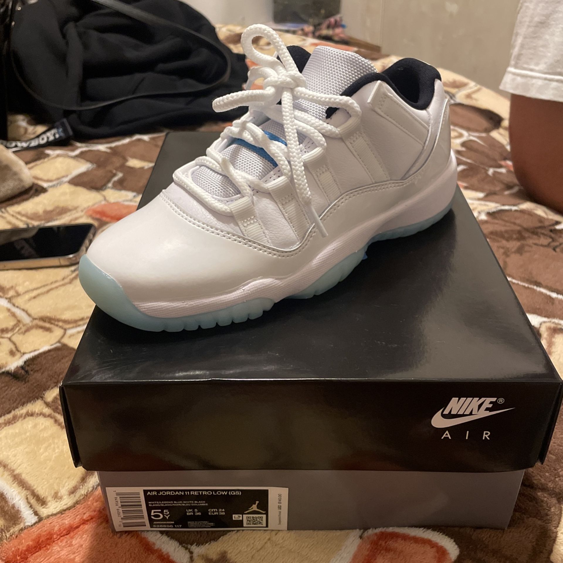 Jordan 11 Legend Blue Size 5y