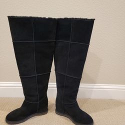 Over-the-Knee UGG Boots Barely Worn – Size 9