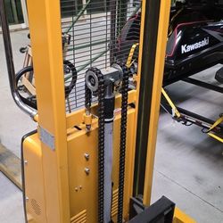 Pallet Stacker