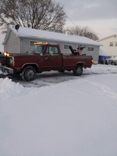 1986 4×4 Dodge W150 sno-commander