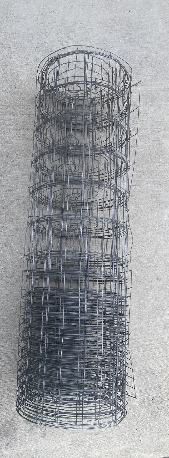 Metal Fence Size 27ft X 3 1/2 Feet