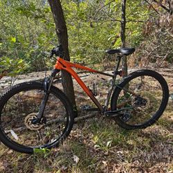 Cannondale Trail Mountain Bike