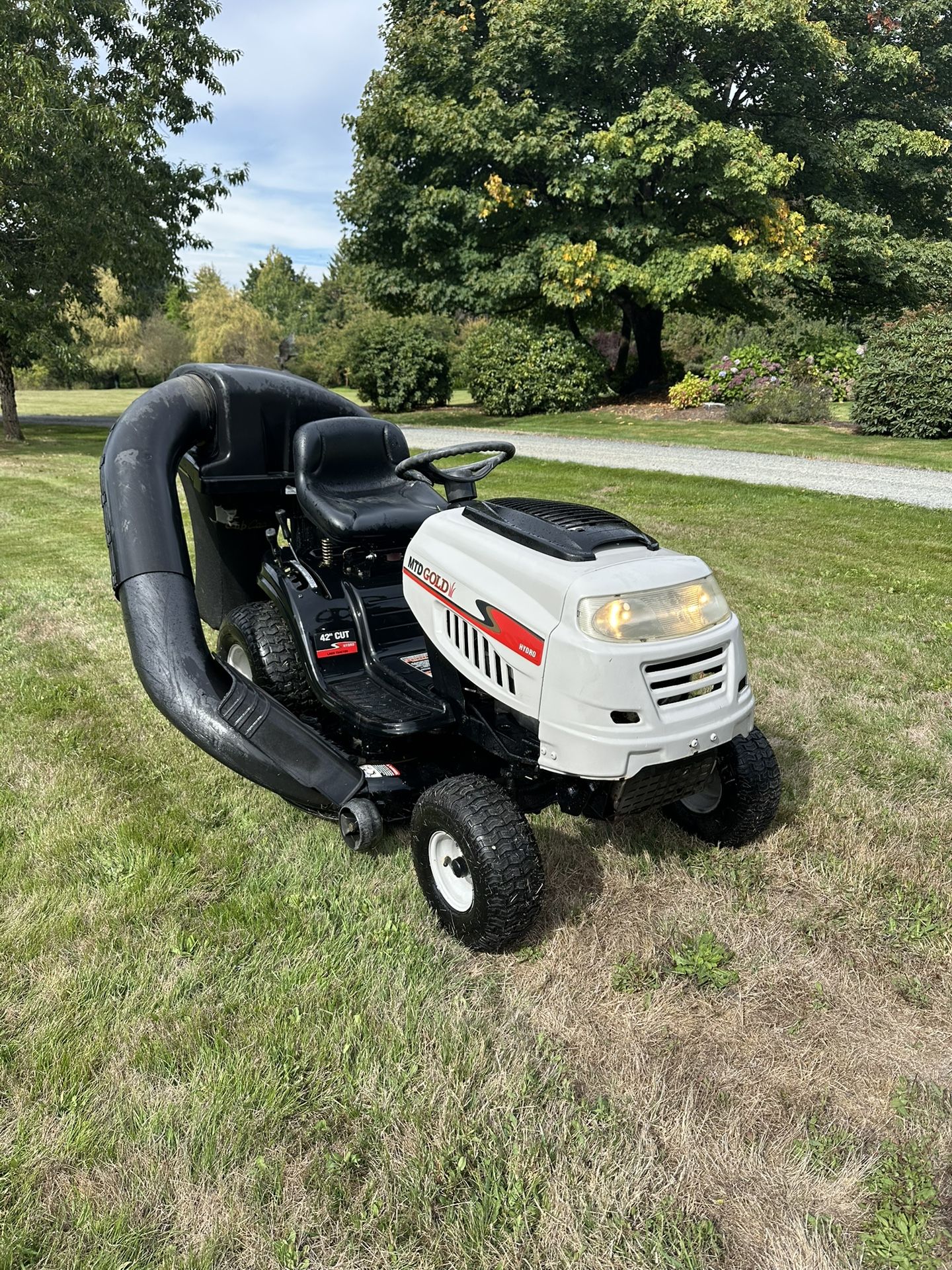 2013 MTD Gold Riding Lawn Mower