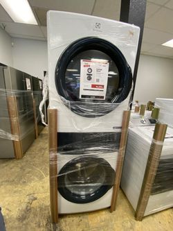 Electrolux ELTG7300AW Stacked Laundry Center Washer & Dryer