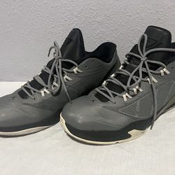 Men’s basketball shoes - Size 11