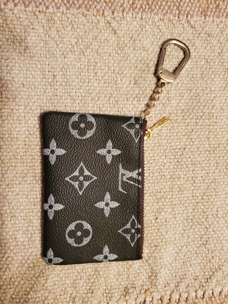 Black And White Keychain Purse $15