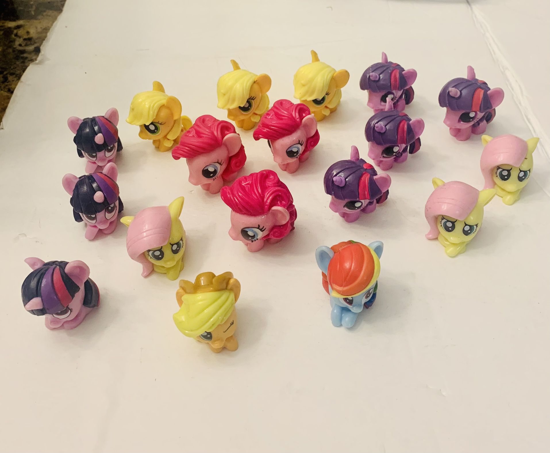 Lot of 18 My Little Pony Fashems Mashems & Cameo Pencil Toppers