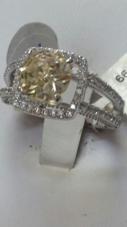 .925 sterling silver with CZ Diamond brand new with tags Crystal canary diamond ring size 7.5