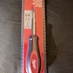 Milwaukee 11in1 Multi Bit Driver W square Bit 