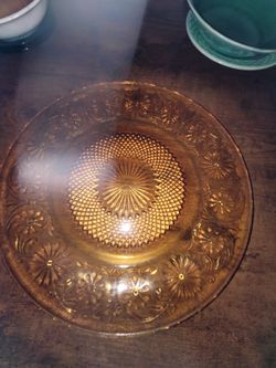 Vintage Plate Indiana Glass Daisy Amber 8 3/8” Diameter Depression Glass 