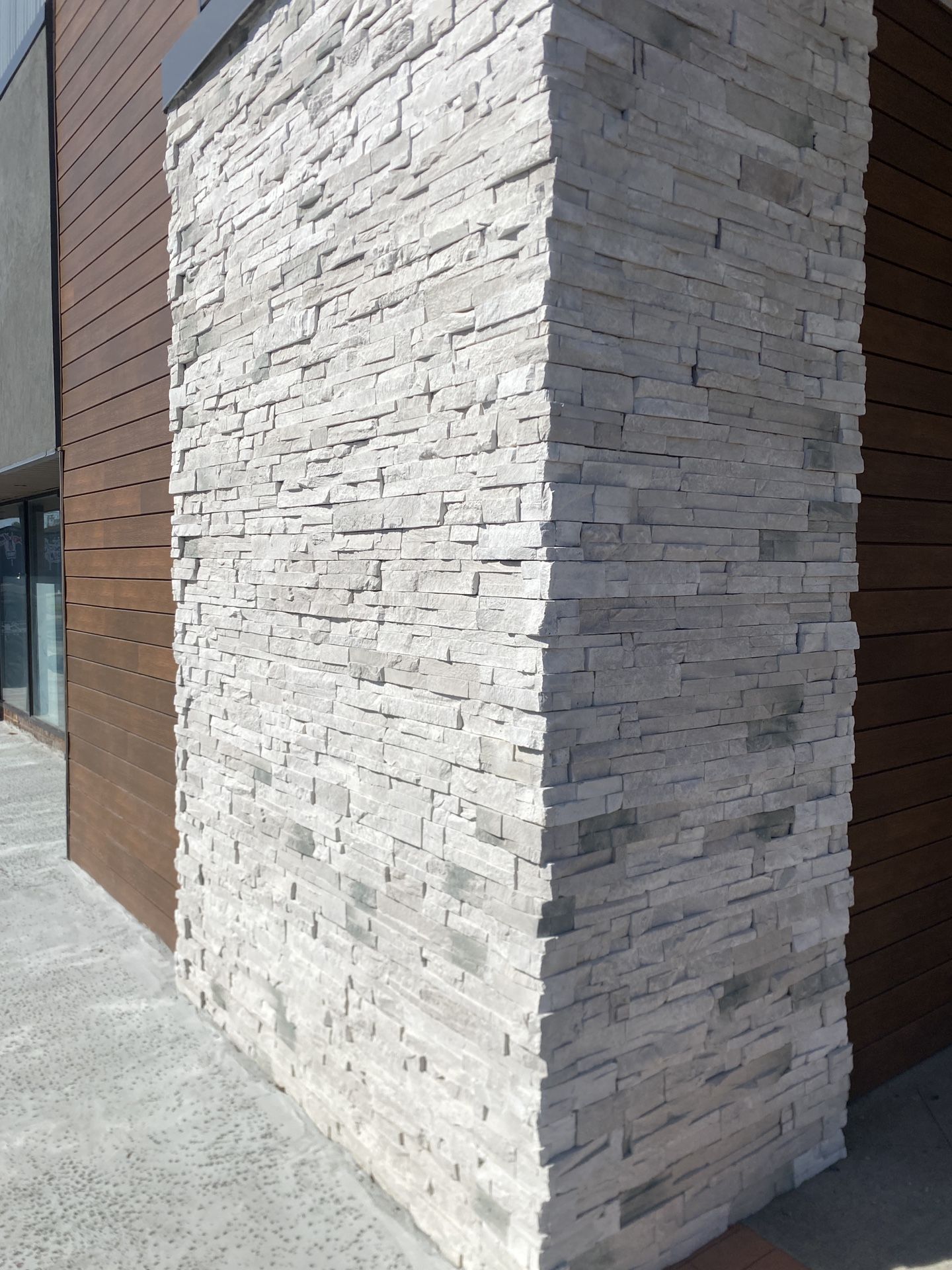 STACKED STONE VENEER