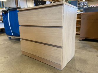 Petite Natural Finish 3 Drawer Dresser