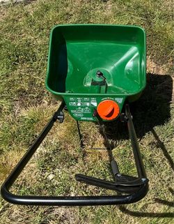 Scotts Turf Builder Spreader