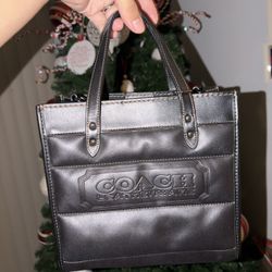 Coach Field Tote 22