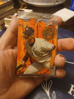 1994 Fleer Flair Don Mattingly #6 Hot Glove New York Yankees in Sealed Package