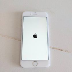 Unlocked Apple iPhone 6s 32GB Silver