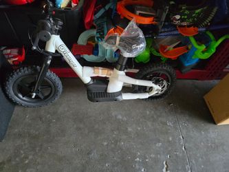 Electric Greenger Saddleback 12 Inch  Balance Bike for kids