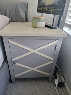 Set of two nightstands