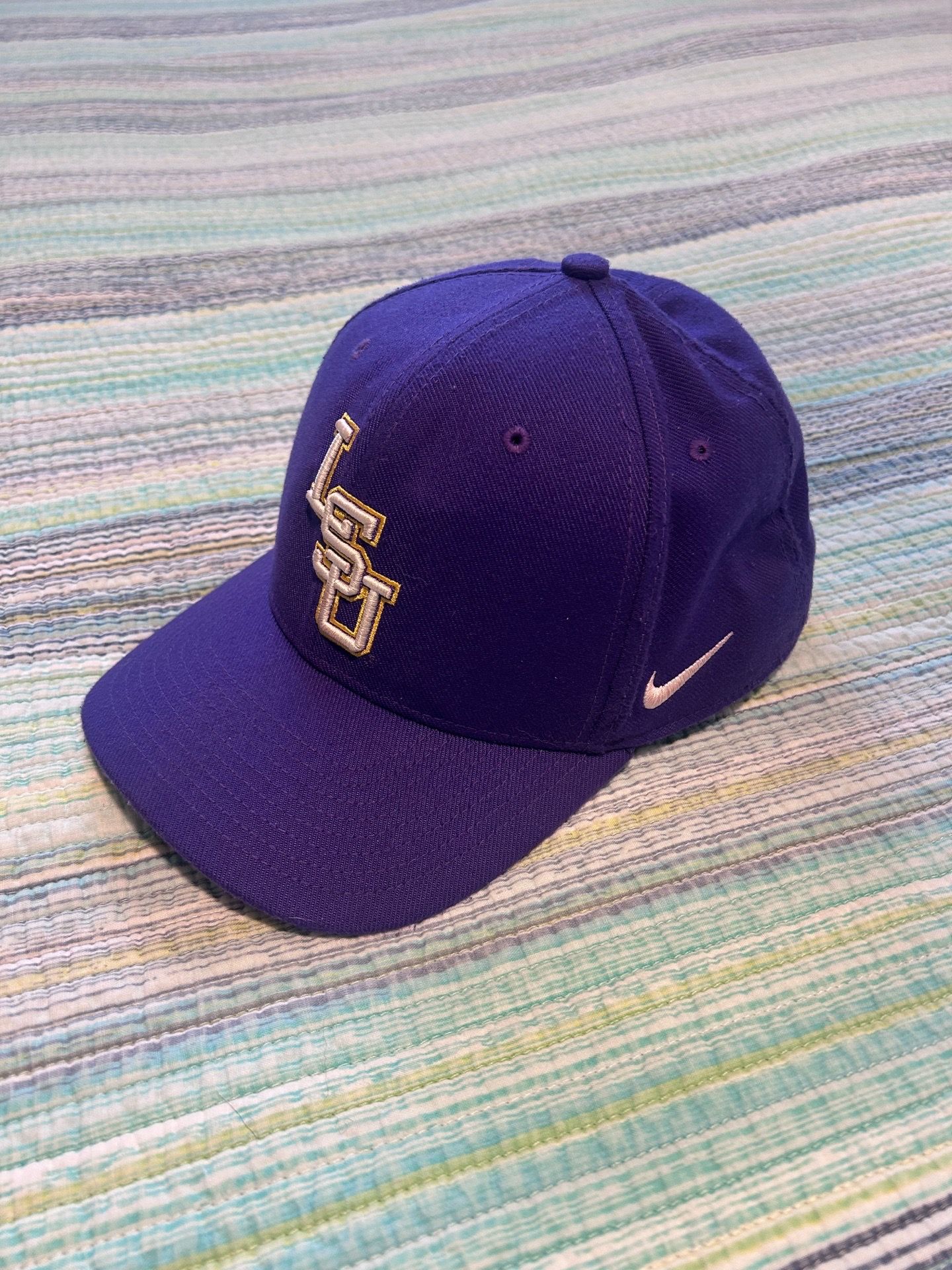 LSU Tigers Flex Fit Hat Cap Fitted M/L Purple NCAA Baseball Nike Dri Fit