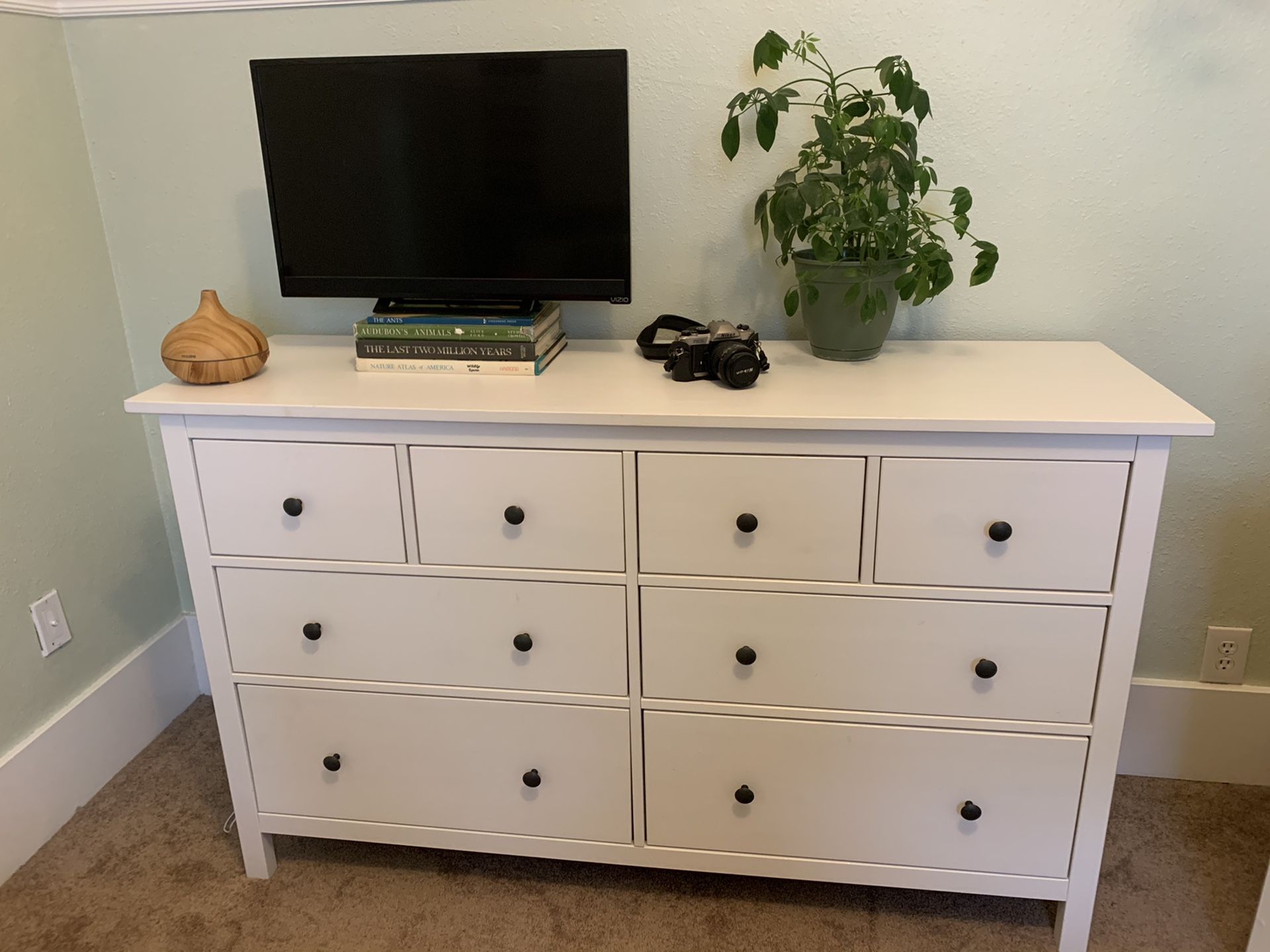 HEMNES Ikea 8 drawer dresser
