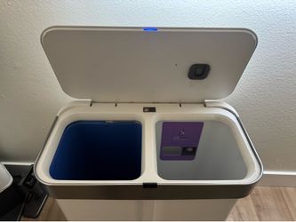 Simplehuman trash can