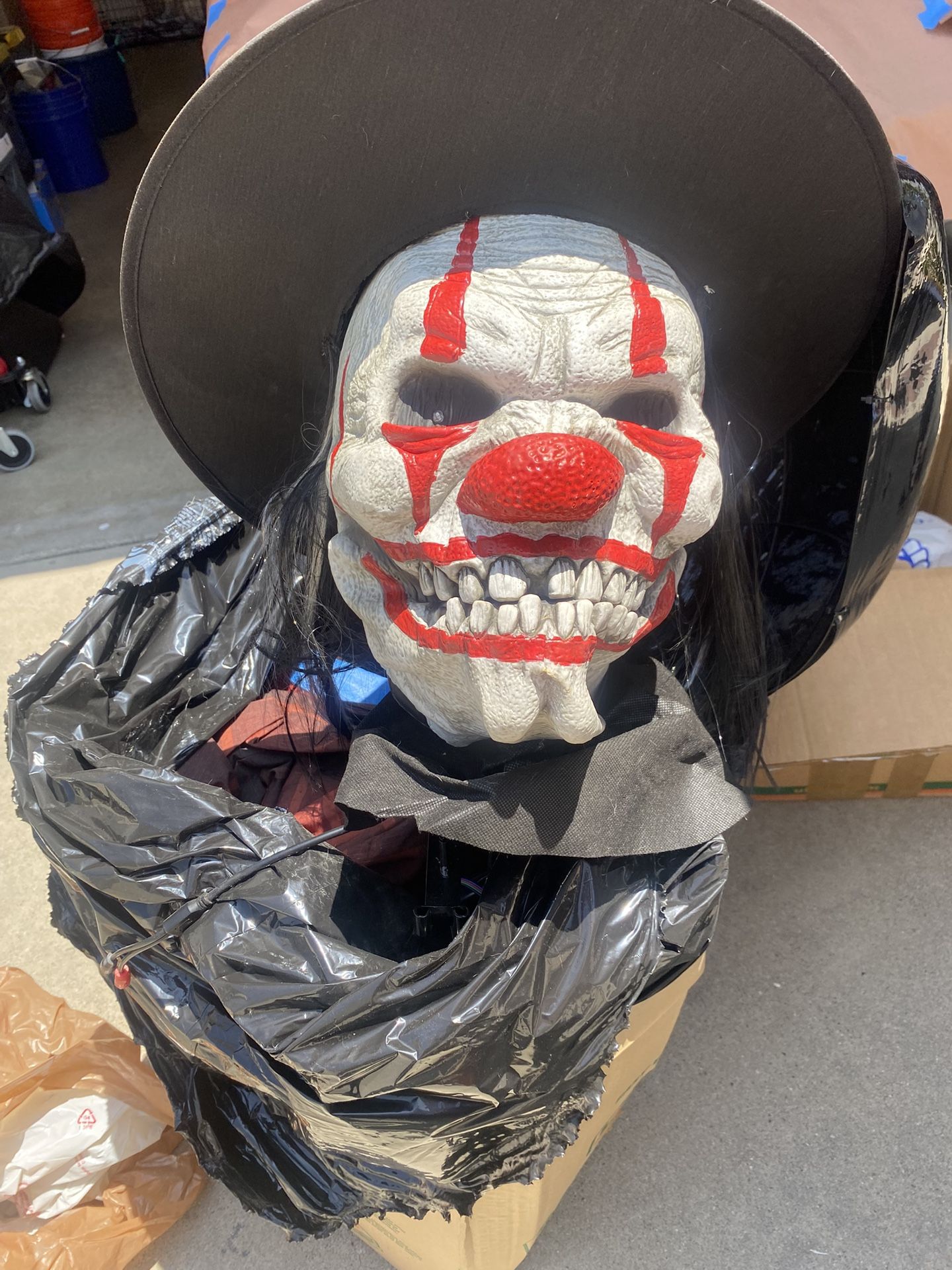 HALLOWEEN TEARY THE CLOWN
