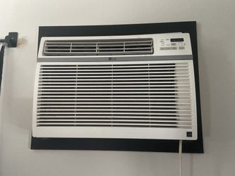 LG WALL AIR CONDITIONER W/CONTROL REMOTE