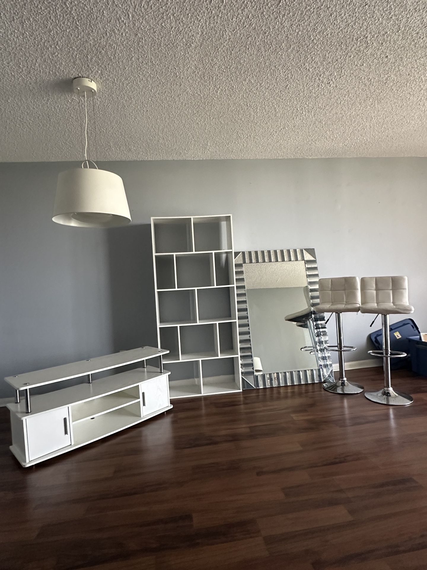 Mirror - Bookshelf - TV table - Barstools