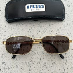 Vintage Versus Versace Sunglasses. Unisex . Good condition. 