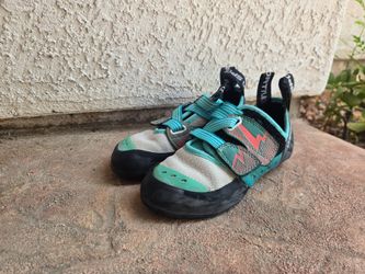 Rock climbing shoes size 6 Le Sportiva